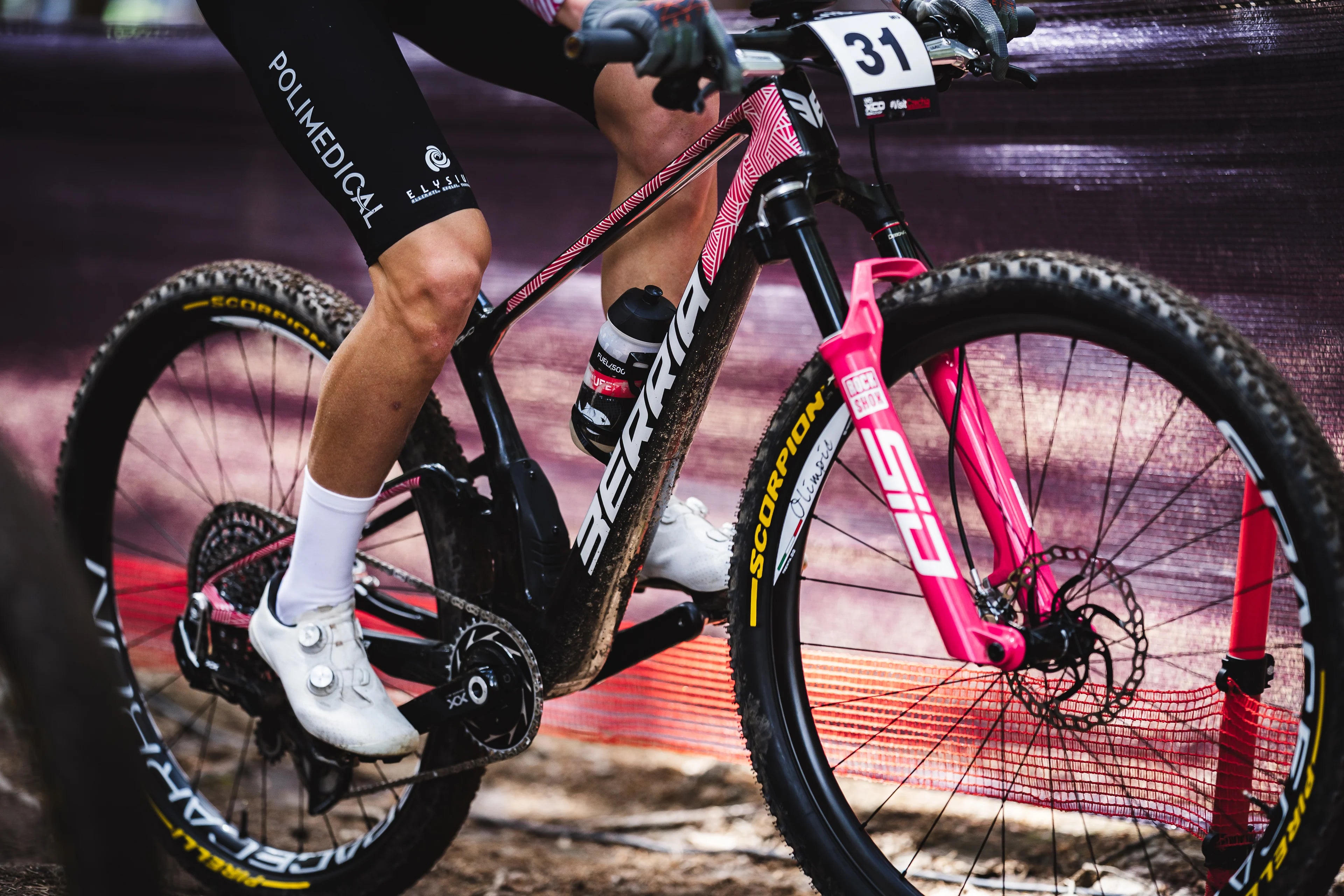 Berria MAKO PRO S1000 AXS – lenktyninis XC dviratis