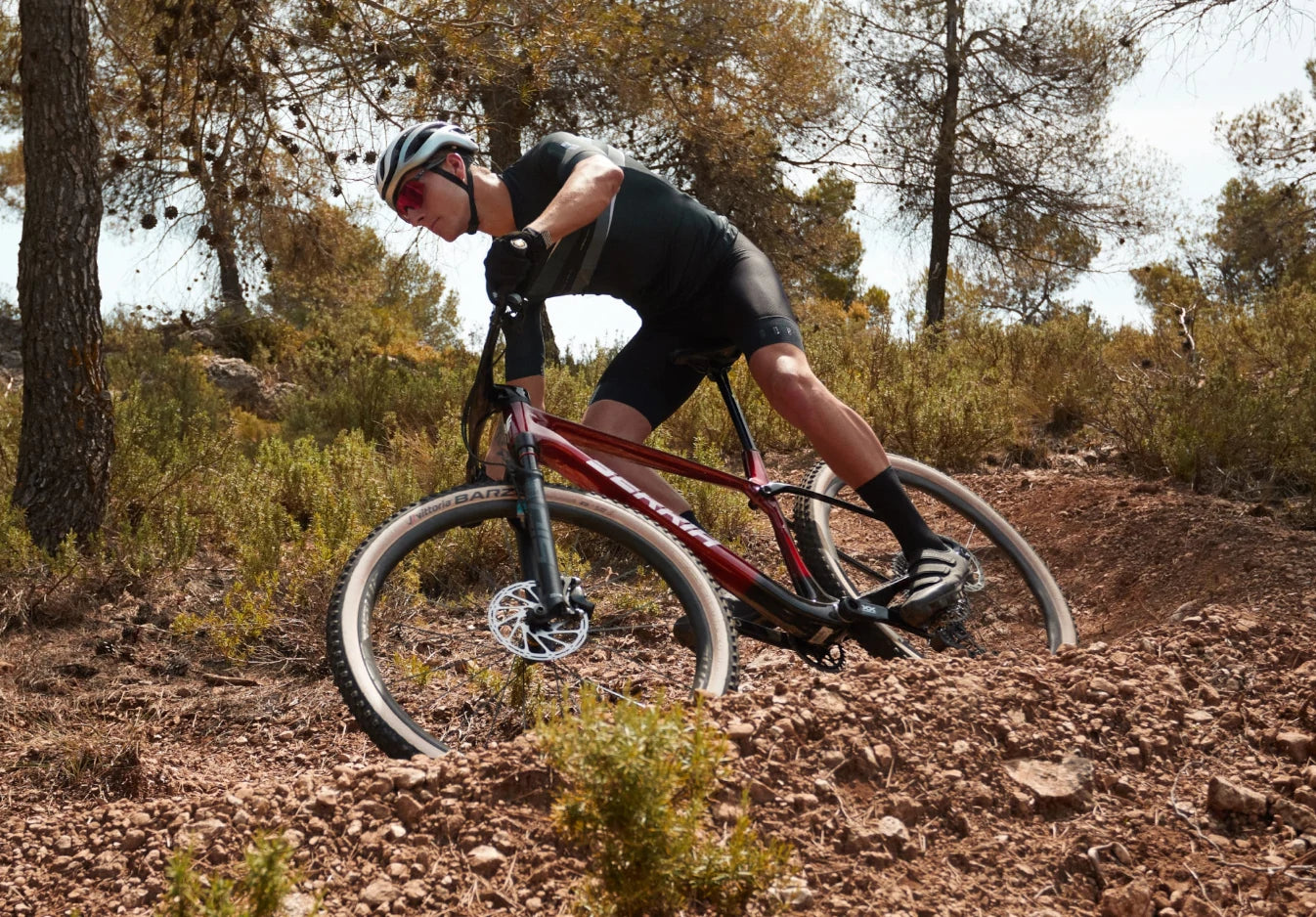 Berria BRAVO ELITE DEORE – sportinis XC dviratis